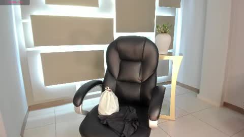 Snapshot of biancapierce_ chatting on July 27, 11:17 am Bianca Pierce online show from July 27, 11:17 am