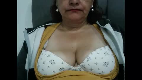 biancasteel online show from April 21, 11:38 am