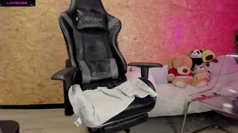 Biancastrong.. IGThebiancastrong online show from March 6, 8:30 am