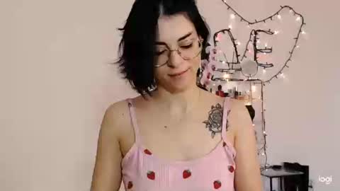 Snapshot of bibitina chatting on June 10, 4:12 am innasugarwild online show from June 10, 4:12 am