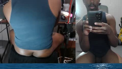 Snapshot of bicepsandfrot chatting on May 6, 11:21 pm BicepsandFrot online show from May 6, 11:21 pm