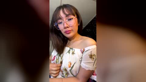 Snapshot of bicha2908 chatting on December 18, 7:36 am Bicha online show from December 18, 7:36 am