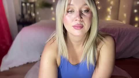 Snapshot of big_ass_blonde chatting on December 20, 4:09 am Eva online show from December 20, 4:09 am