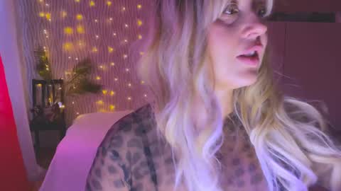 Snapshot of big_ass_blonde chatting on December 30, 4:53 am Eva online show from December 30, 4:53 am