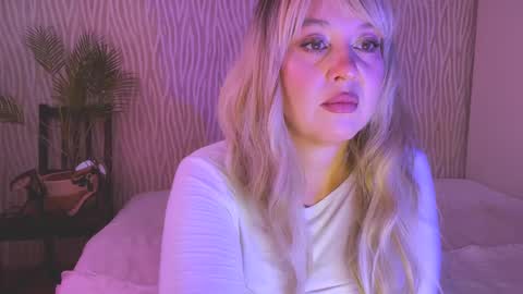 Snapshot of big_ass_blonde chatting on January 22, 5:05 am Eva online show from January 22, 5:05 am