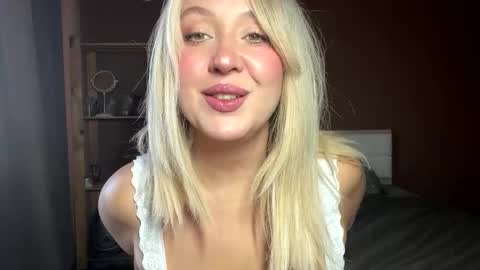Snapshot of big_ass_blonde chatting on September 15, 3:50 am Eva online show from September 15, 3:50 am