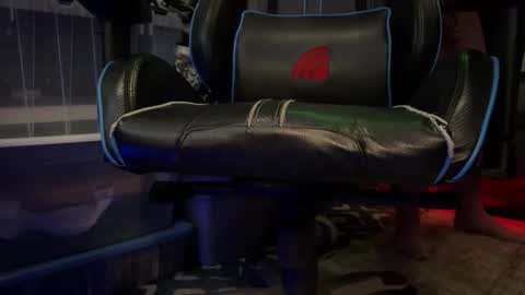 Snapshot of big_bent_cock chatting on October 23, 11:31 am Big Bent Cock online show from October 23, 11:31 am