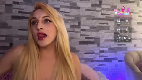 Snapshot of big_clit71 chatting on November 4, 1:59 am angela online show from November 4, 1:59 am