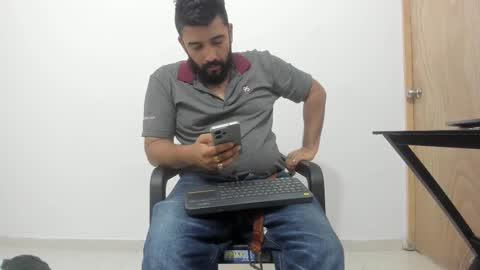 Tommy online show from November 19, 1:44 pm