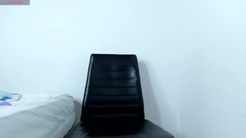 Snapshot of big_pecs_1 chatting on May 27, 2:52 am LEO online show from May 27, 2:52 am