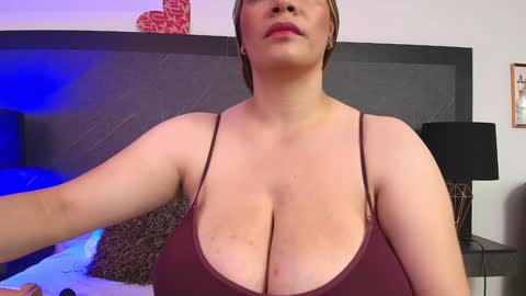 Snapshot of big_tits_in_your_face chatting on January 17, 8:44 pm Tell me Sophia  online show from January 17, 8:44 pm