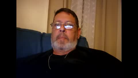 Snapshot of bigal9816192 chatting on December 13, 3:38 am bigal9816192 online show from December 13, 3:38 am