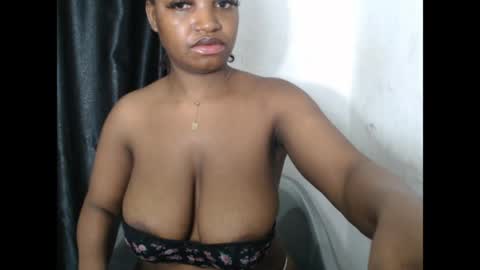 Snapshot of bigassdrip chatting on April 15, 9:59 pm bigassdrip online show from April 15, 9:59 pm