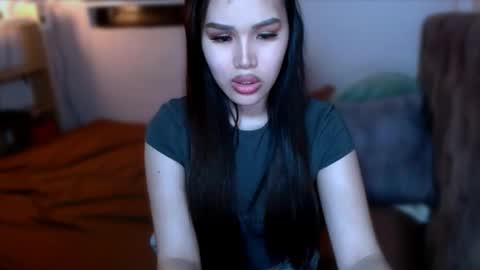 Mia online show from January 12, 1:27 pm