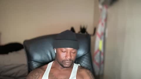 Snapshot of bigbackwoodcali chatting on December 9, 9:48 pm bigbackwoodcali online show from December 9, 9:48 pm