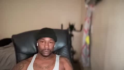 Snapshot of bigbackwoodcali chatting on December 14, 9:35 pm bigbackwoodcali online show from December 14, 9:35 pm