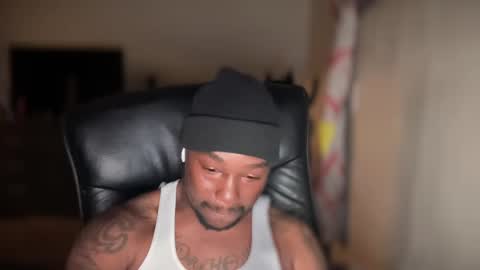 Snapshot of bigbackwoodcali chatting on February 1, 1:44 am bigbackwoodcali online show from February 1, 1:44 am