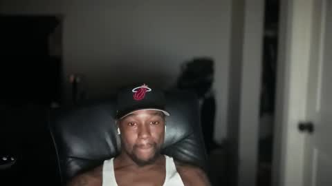 Snapshot of bigbackwoodcali chatting on May 14, 7:48 am bigbackwoodcali online show from May 14, 7:48 am