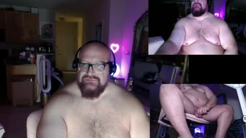 BigBear4Cuddles online show from April 21, 3:02 am