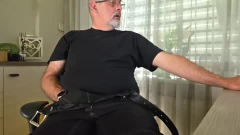 Snapshot of bigbibear88 chatting on May 18, 9:26 am bigbibear88 online show from May 18, 9:26 am