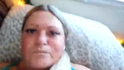 Snapshot of bigblueeyesmomma chatting on December 1, 9:59 pm Tiffany online show from December 1, 9:59 pm