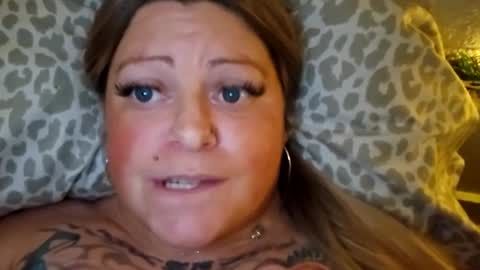 Snapshot of bigblueeyesmomma chatting on December 2, 1:03 am Tiffany online show from December 2, 1:03 am