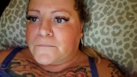 Snapshot of bigblueeyesmomma chatting on December 5, 12:30 am Tiffany online show from December 5, 12:30 am