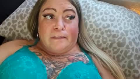 Snapshot of bigblueeyesmomma chatting on January 21, 11:55 pm Tiffany online show from January 21, 11:55 pm