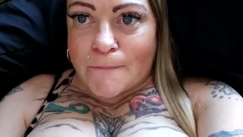 Snapshot of bigblueeyesmomma chatting on March 9, 10:30 pm Tiffany online show from March 9, 10:30 pm