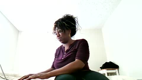 Ashley online show from April 10, 12:10 pm