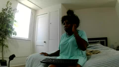 Snapshot of bigboobs_bouncin chatting on July 26, 6:59 pm Ashley online show from July 26, 6:59 pm
