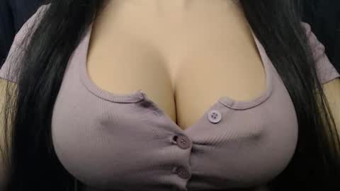 Snapshot of bigboobs_ivy chatting on September 29, 9:58 am Ivy online show from September 29, 9:58 am