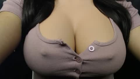 Snapshot of bigboobs_ivy chatting on October 23, 12:54 am Ivy online show from October 23, 12:54 am