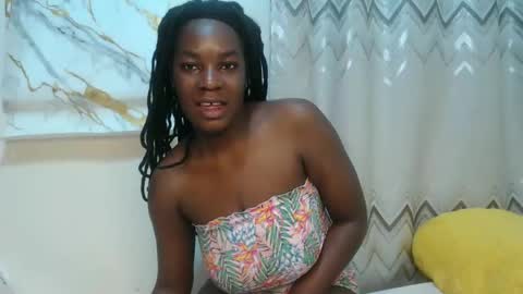 Snapshot of bigboobys123 chatting on December 2, 3:01 am bigboobys123 online show from December 2, 3:01 am