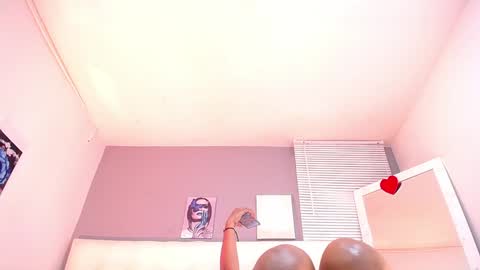 Mia online show from December 28, 2:11 am