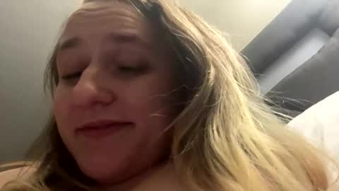 bigbootybichez online show from February 20, 6:26 am