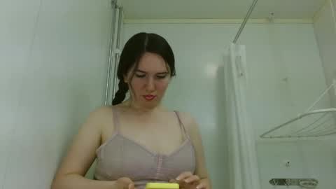 Snapshot of bigbootybunny chatting on June 6, 12:27 am Isabella online show from June 6, 12:27 am
