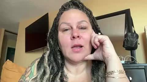 Snapshot of bigbreastsabrina chatting on May 8, 1:05 pm BIG BREAST SABRINA online show from May 8, 1:05 pm