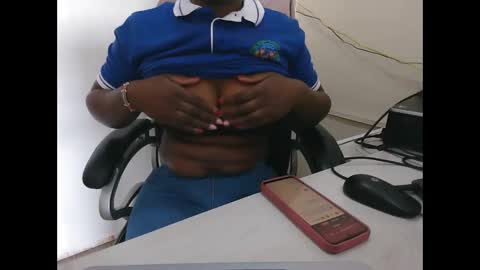 Snapshot of bigbumboobs98 chatting on September 26, 8:40 am bigbumboobs98 online show from September 26, 8:40 am