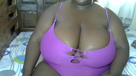 bigchocotities online show from February 1, 2:24 pm