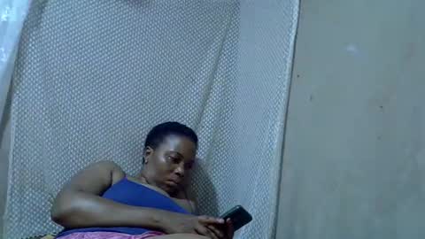 Snapshot of bigclit_wethairypus chatting on June 15, 6:59 am bigclit_wethairypus online show from June 15, 6:59 am