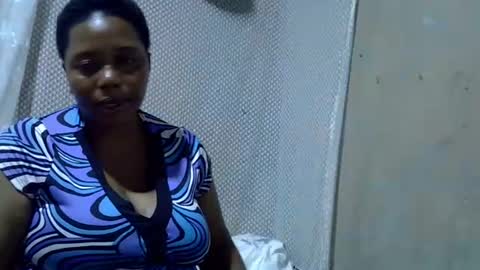Snapshot of bigclit_wethairypus chatting on June 25, 5:17 pm bigclit_wethairypus online show from June 25, 5:17 pm