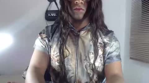 Snapshot of bigcrisblack chatting on October 15, 8:47 am cristina online show from October 15, 8:47 am