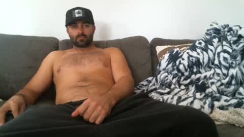 Snapshot of bigcumcanada chatting on April 10, 7:29 pm bg online show from April 10, 7:29 pm