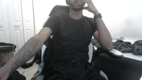 Snapshot of bigdickcumslut99 chatting on January 12, 1:37 pm antwan online show from January 12, 1:37 pm