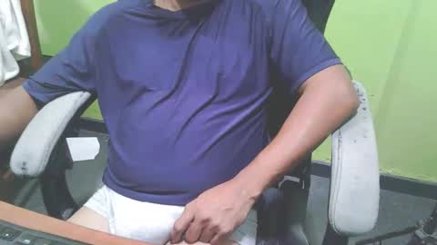 bigdickguyaux online show from January 9, 8:21 pm