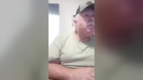 Snapshot of bigeoo76 chatting on July 20, 7:05 pm bigeoo76 online show from July 20, 7:05 pm