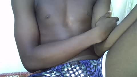 Snapshot of bigfeet9999 chatting on December 12, 2:04 am Ask in pvt online show from December 12, 2:04 am