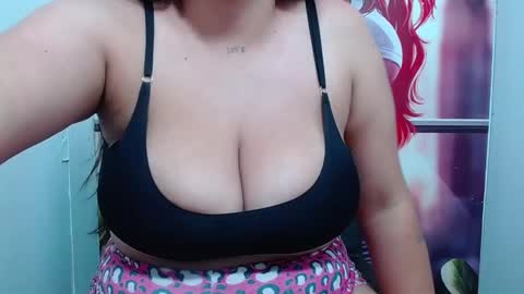 Snapshot of bigg_boobs_xxx chatting on March 1, 10:13 am Sunny online show from March 1, 10:13 am