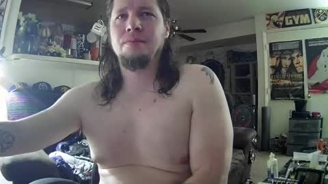 biggerisbetter21 online show from January 25, 7:49 am